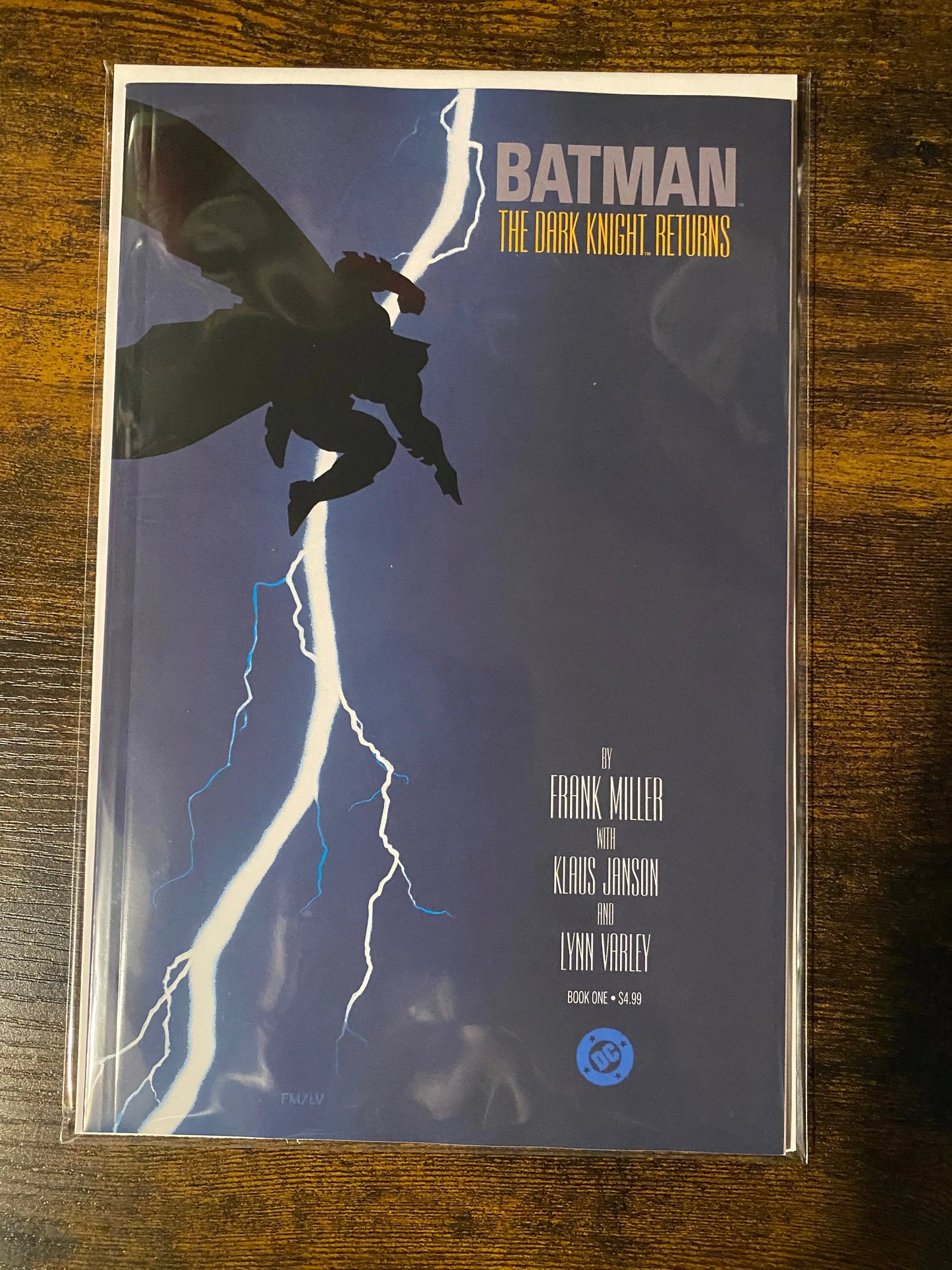 BATMAN THE DARK KNIGHT RETURNS #1 (OF 4) FACSIMILE EDITION CVR A FRANK MILLER Amos Comics