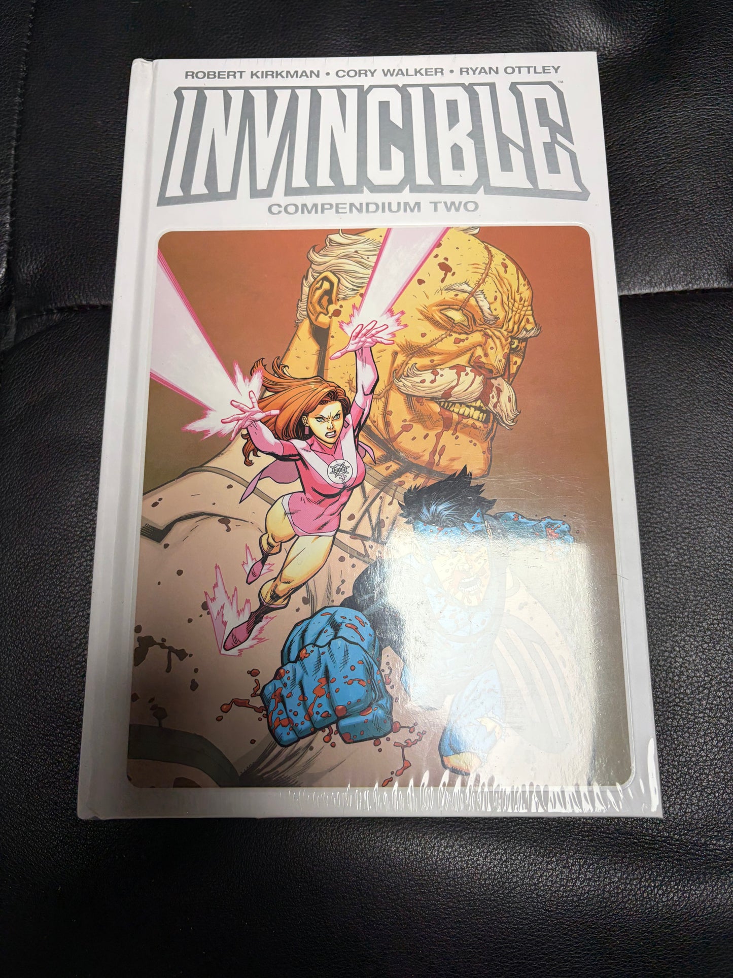 INVINCIBLE COMPENDIUM HC VOL 02 Image Comics