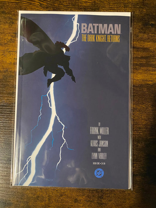 BATMAN THE DARK KNIGHT RETURNS #1 (OF 4) FACSIMILE EDITION CVR A FRANK MILLER Amos Comics